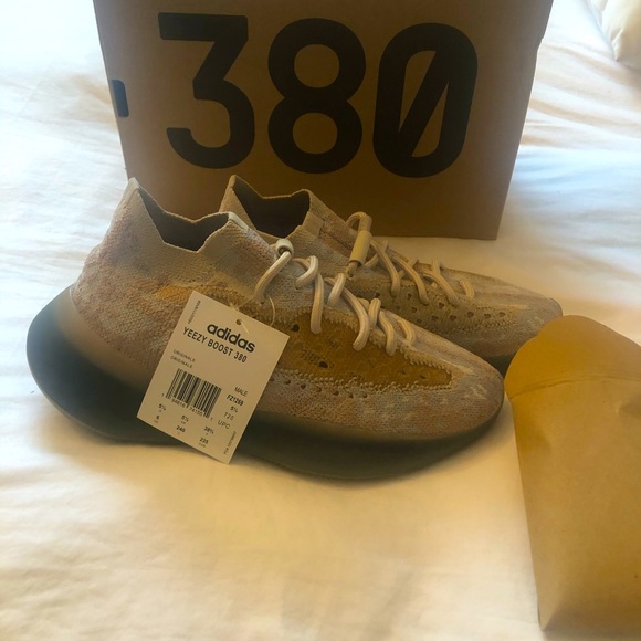 Yeezy 380 Boost Pepper Sneakers - Picture 7 of 7